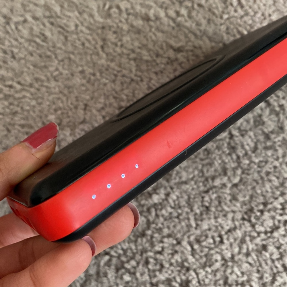 Wireless Power Bank - Picture 3 of 5